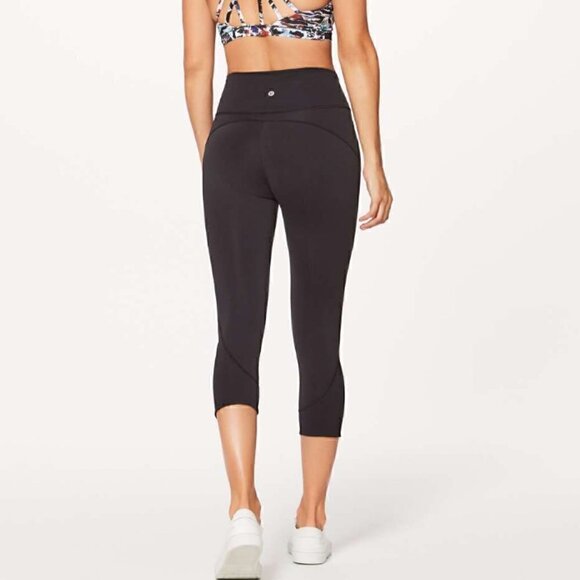 Lululemon In Movement Crop *Everlux 19" Black Size 12 - Picture 1 of 10